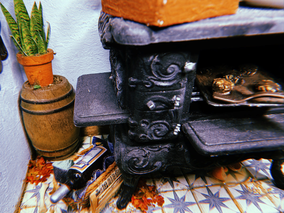 Kitchen Miniature (Depression)
