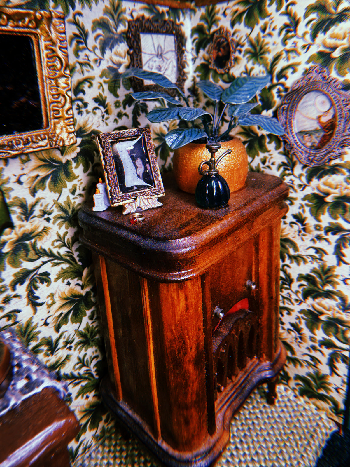 Library Miniature (Bargaining)