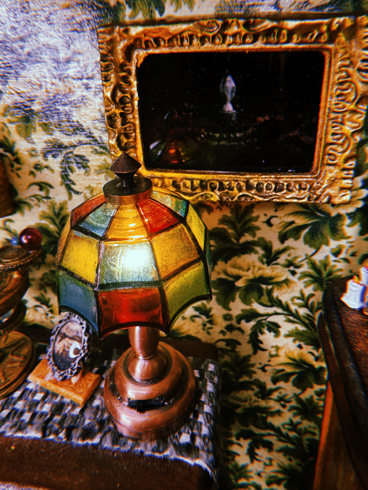 Library Miniature (Bargaining)