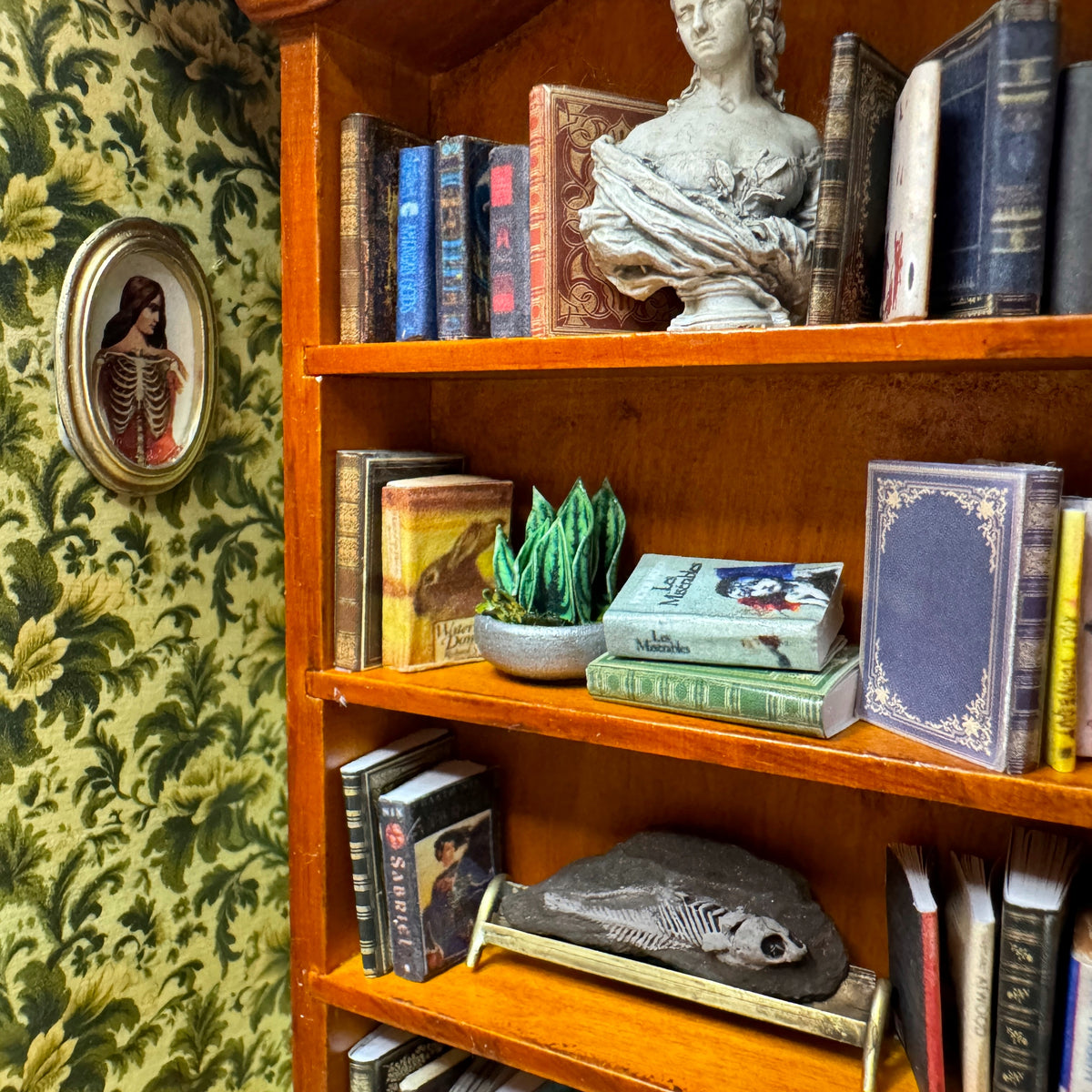 Library Miniature (Bargaining)