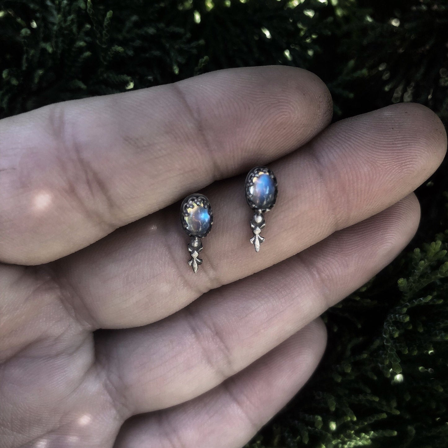 Spectrophobia: Sterling Silver and Rainbow Moonstone Filigree Stud Earrings